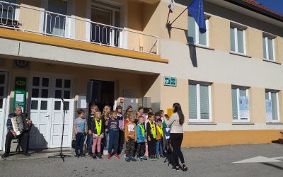 Pred dnevom spomina na mrtve spominski slovesnosti pred spomenikom pri OŠ Ivana Kavčiča in na Mlinšah