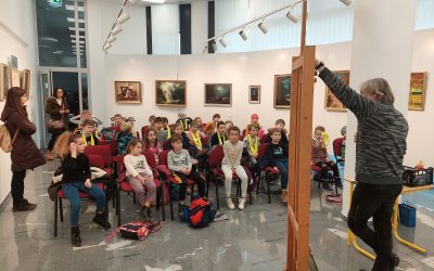 Prvošolci obiskali Galerijo Medijo